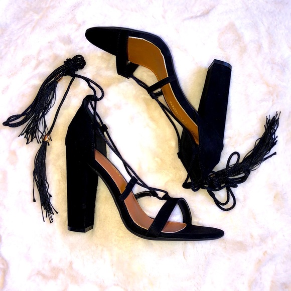 Shoes - New Glam Lace-up Chunky Heels Size 7.5.